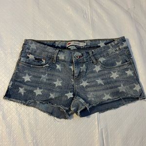 Levi’s Shorty Shorts Size 7